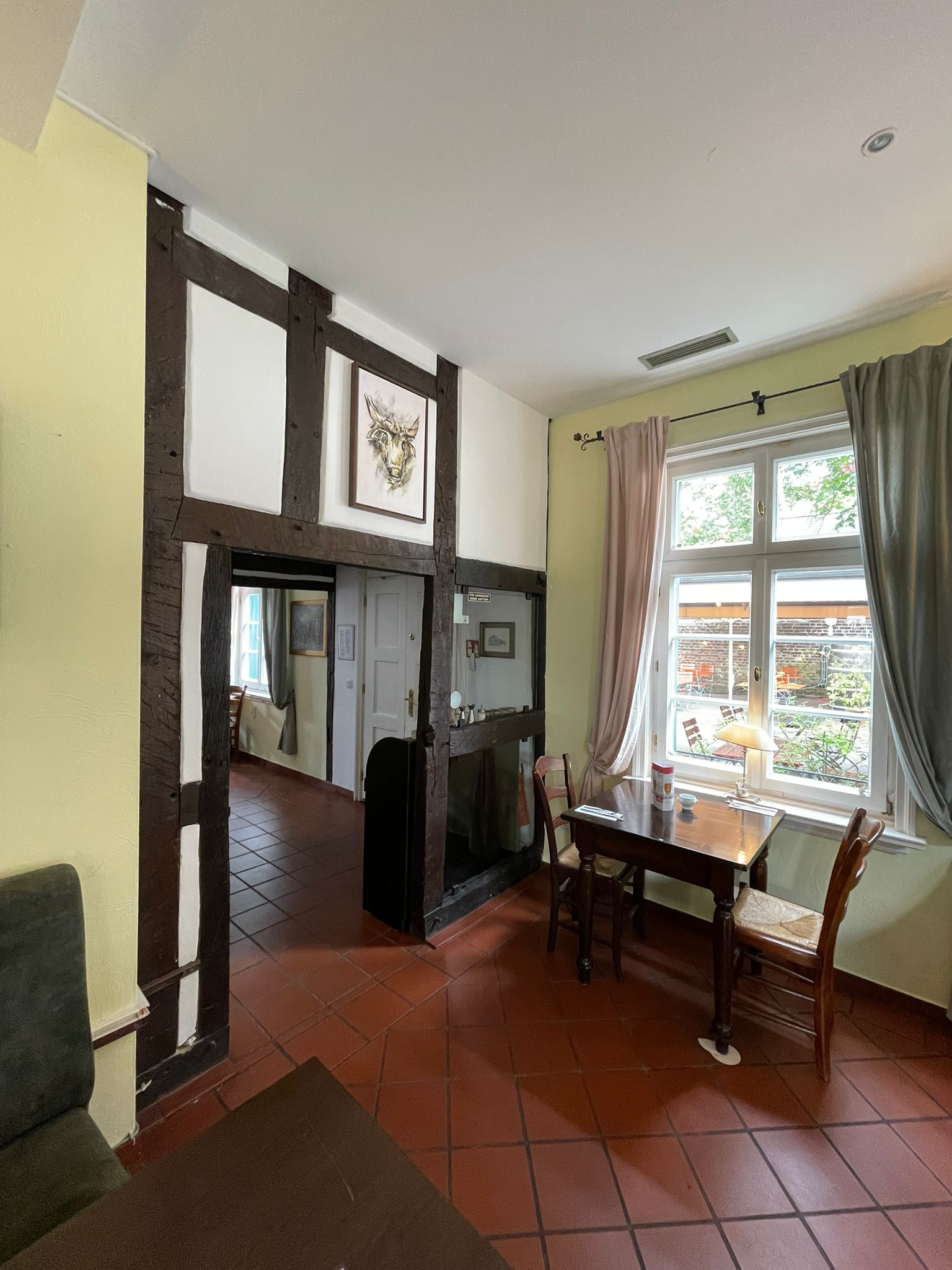 Weiterer Blick in den Gastraum